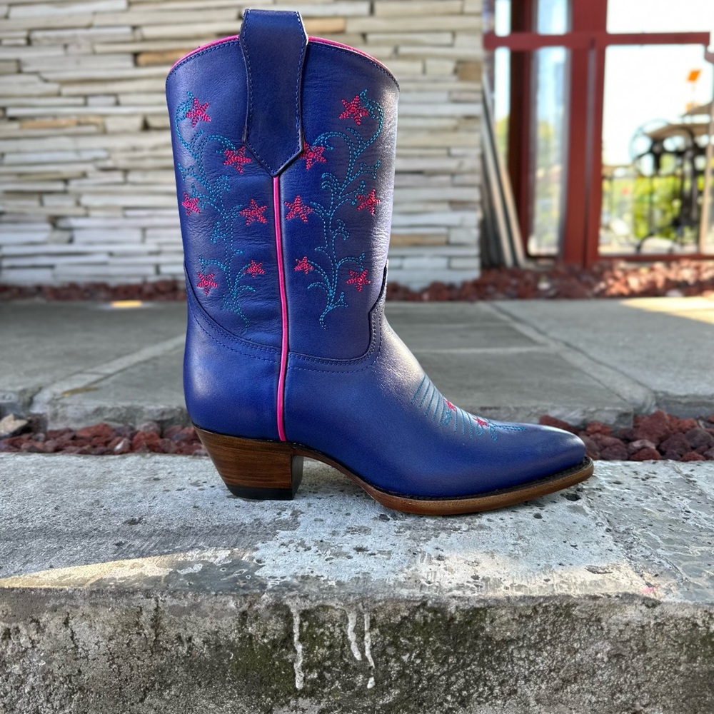 Deep purple super SEXY, NEW tall heeled handmade cowgirl boots.